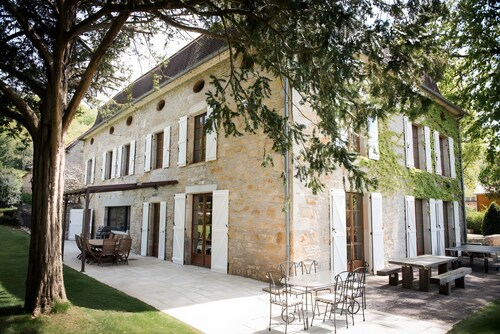 Large Charming House La Rivière, Heated Pool, Sleeps 15