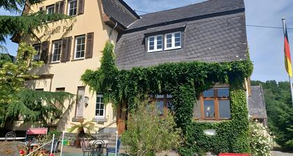 Ferienwohnung für 2 - 3 Personen mit WLAN in Naunheim