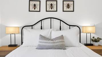 Iron/ironing board, WiFi, bed sheets