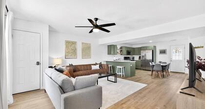 Woolery Haven- stylish & super convenient sleeps6!