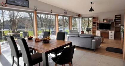 Architect-designed wooden house with breathtaking panoramic view of the Vilaine river