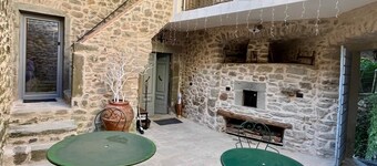 Stone house in Tuscany – A Charming Retreat