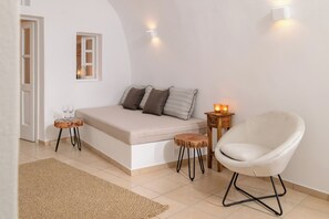 Romantic Room, Sea View | Living area | 32-inch Smart TV with digital channels