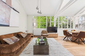 TV - Stylish Central and full of Light Loft - Paris 9th (Paris)