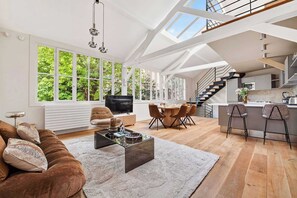 TV - Stylish Central and full of Light Loft - Paris 9th (Paris)