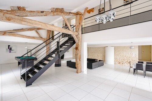 Gîte De L'audonnière: Holiday Home with Private Pool, Terrace, and Wi-Fi