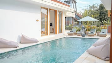 Piscine extérieure