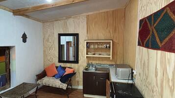 Cabin (06) | Living area