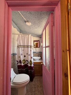 Cabin | Bathroom | Shower, towels - Oceana Suites San San José de Maipo II (San Alfonso)