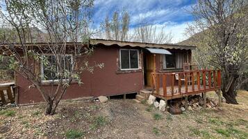 Cabin | Exterior