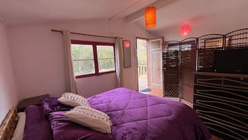 Cabin (07) | WiFi (free), individually decorated, individually furnished