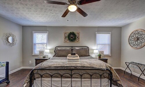 The Red Ranch - Near Six Flags & ATL Attractions!