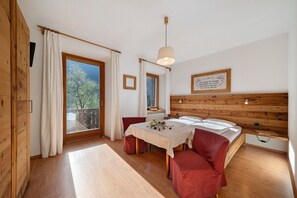 WiFi, bed sheets - Room 'Mayrhof Lavendelzimmer' with Mountain View, Shared Garden and Wi-Fi (San Pancrazio)