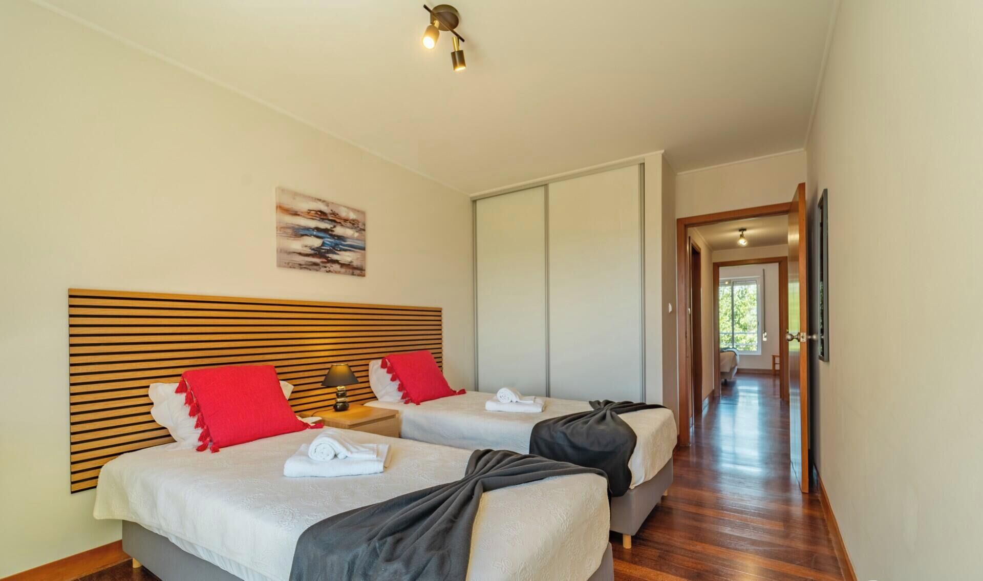 컴포트 아파트, 발코니, 시내 전망