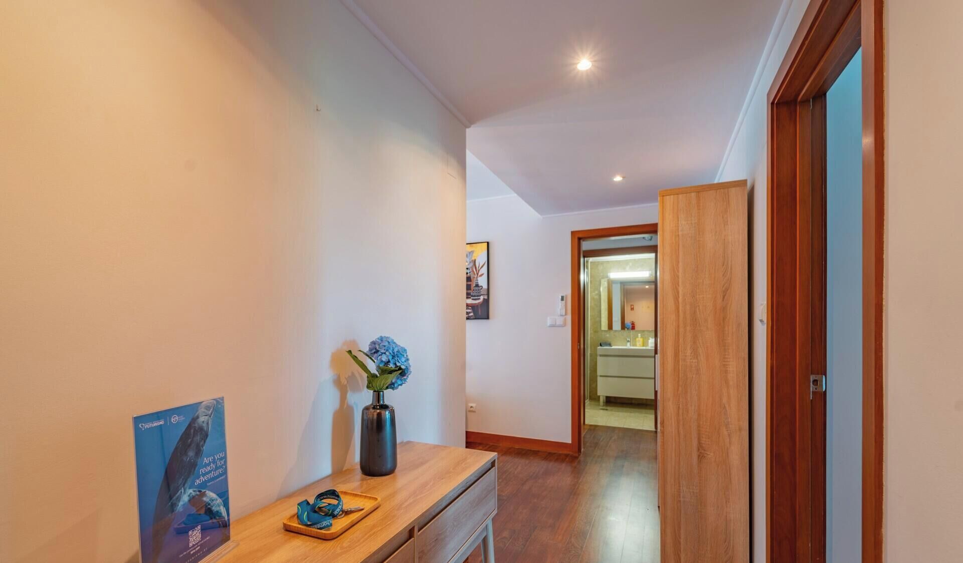 Departamento Confort, balcón, vista a la ciudad | Interior