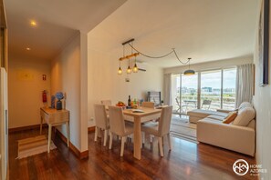Dining - Home Azores - Loreto Apartment (Ponta Delgada)