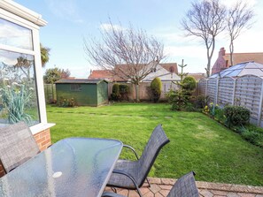 Outdoor dining - The Nook (Whitby)