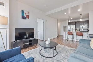 TV, offices - Modern Apt Heart of Seaport (Boston, MA)