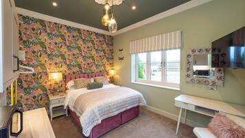 16 bedrooms, iron/ironing board, WiFi, bed sheets
