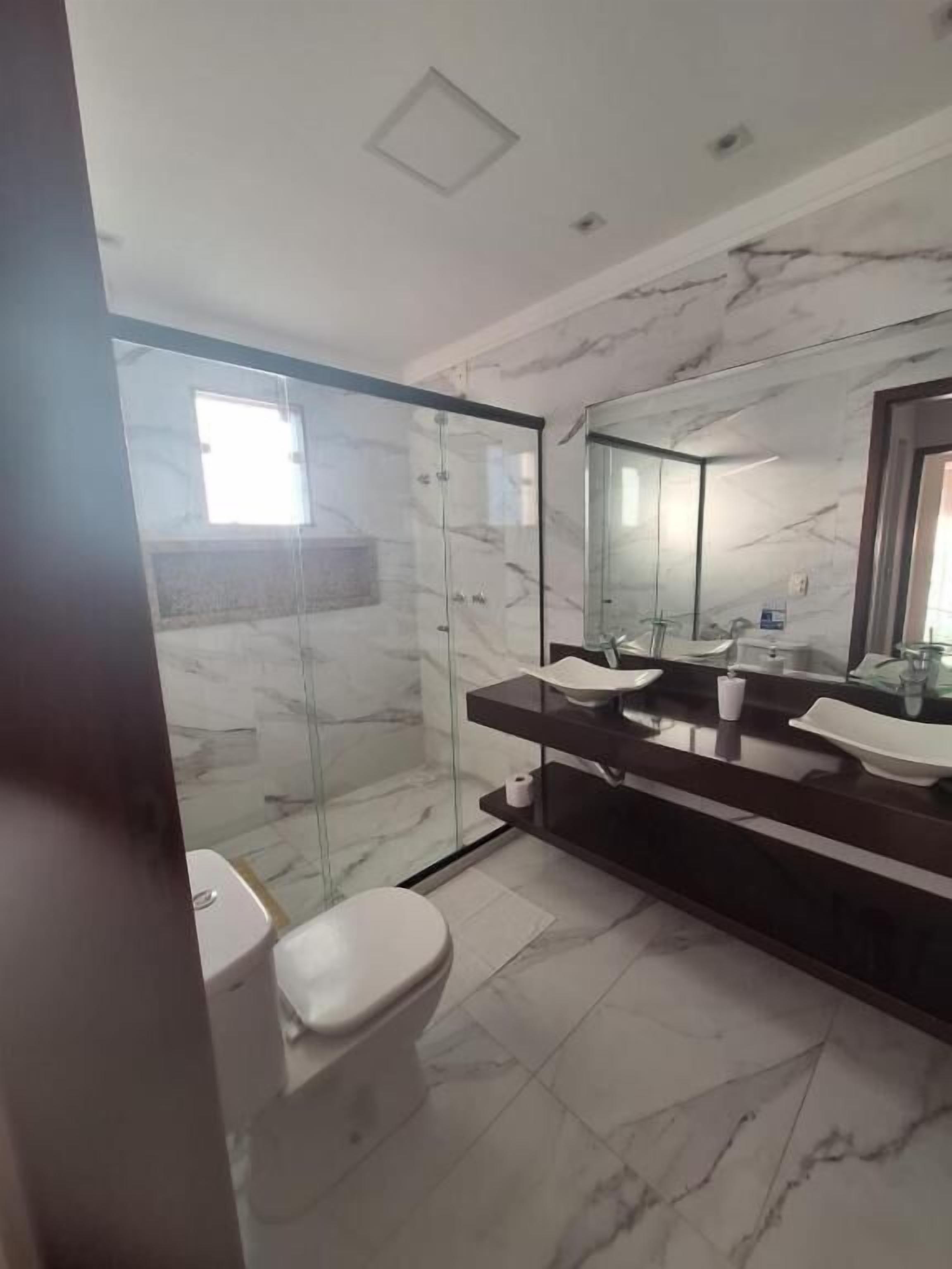 Suite | Bathroom | Shower