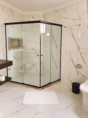 Standard-sviitti | Kylpyhuone