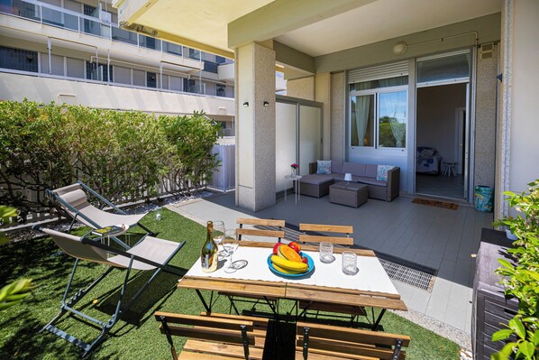 Outdoor dining - La Casa degli Angioletti (Marina di Andora)