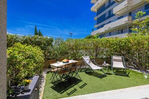 Outdoor dining - La Casa degli Angioletti (Marina di Andora)