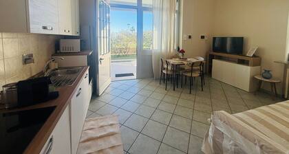 Giardino, terrazzo fronte mare posto auto