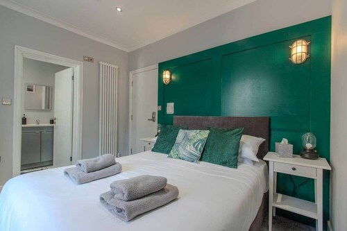 The Southport Seaside Snug - Suite 5