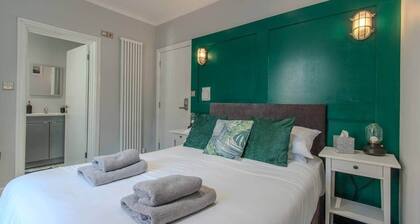 The Southport Seaside Snug - Suite 5