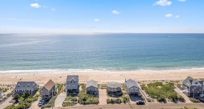 Direct Oceanfront on Charleston Beach!