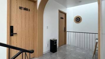 Dobbelt- eller tomannsrom – standard, byutsikt | Innvendig