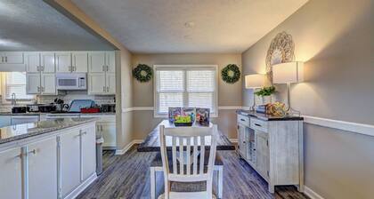 Varners Station - King Bed, Smart TVs & More!