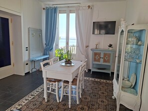 Dining - Harmonies by the sea (Siracusa)