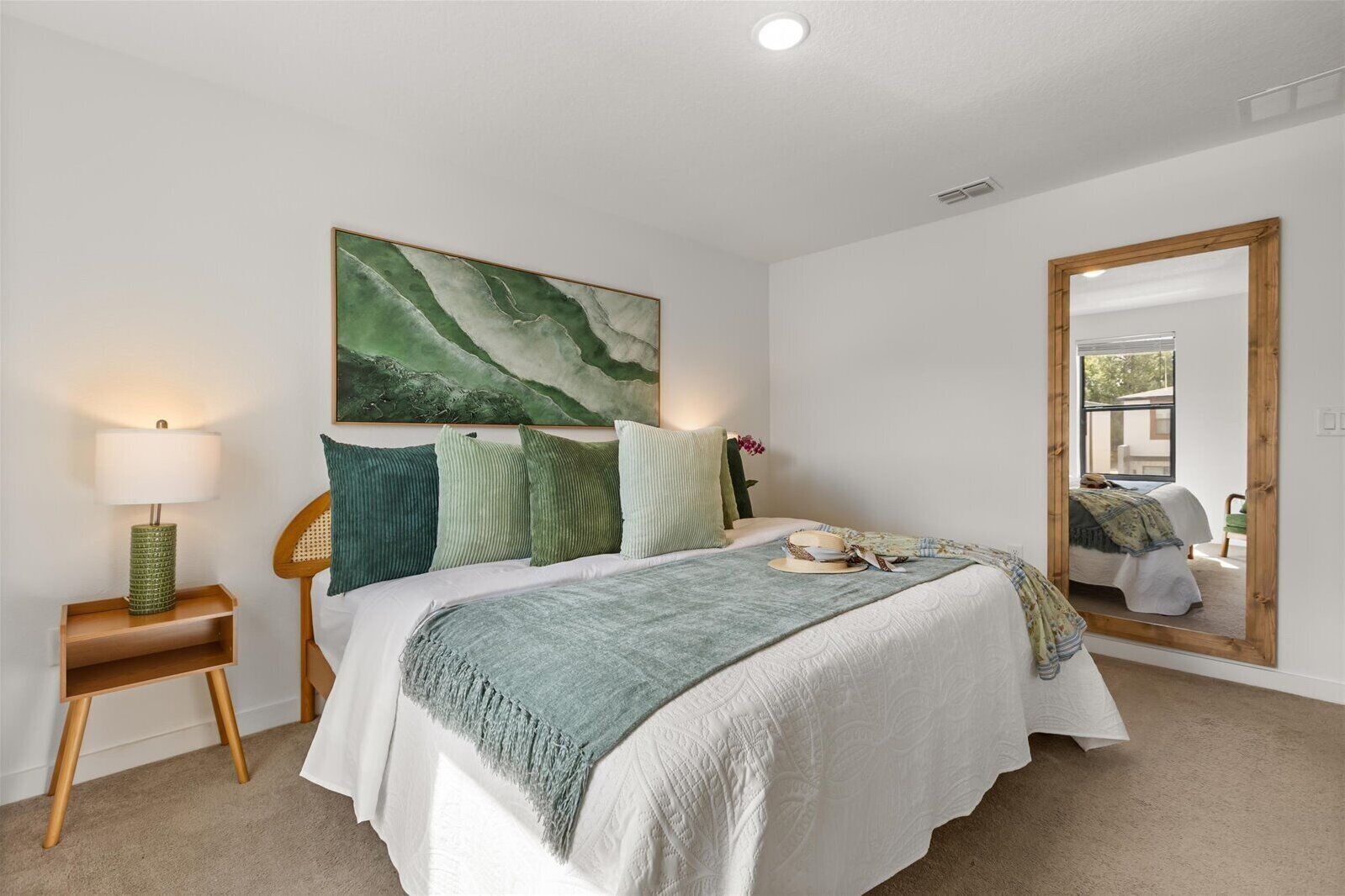 Individually furnished, blackout curtains, iron/ironing board, free WiFi