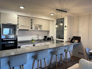 Apartment, 3 Bedrooms, Accessible, Smoking | Bahagian dalam