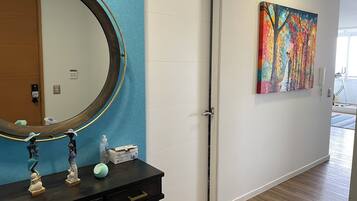 Apartment, 3 Bedrooms, Accessible, Smoking | Interior