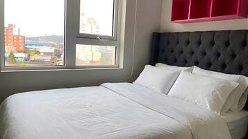 Apartment, 3 Bedrooms, Accessible, Smoking | 3 bedrooms