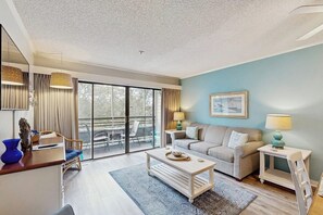 TV - Charming condo with screened balcony, central AC, close to beach & golf (Myrtle Beach)