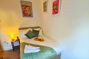 1 bedroom, iron/ironing board, free WiFi, bed sheets - Contemporary City Studio 5 - Contractor's & Traveller's Accommodation (Peterborough)