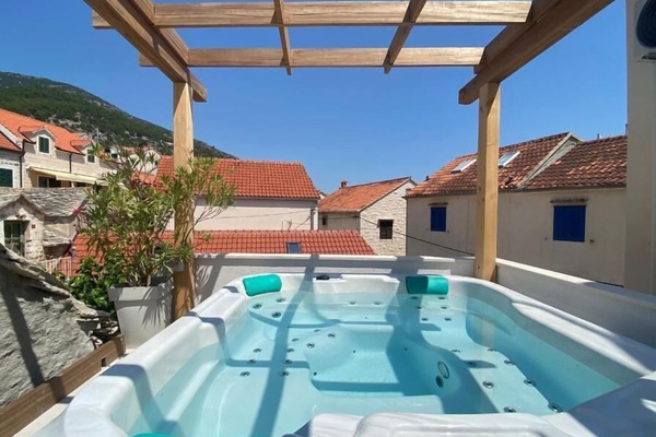 Bain à remous extérieur
