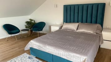 Studio Deluks, pemandangan laut