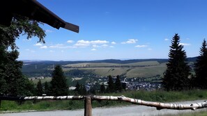 Property grounds - Bright Apartment for 4 (54 m²) in Oberwiesenthal with Mountain Views (Oberwiesenthal)