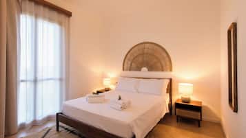 Minibar, desk, free WiFi, bed sheets