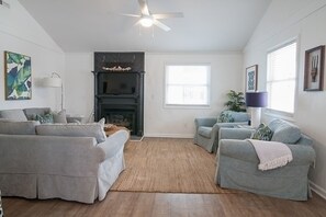 House | 4 bedrooms - Driftwood Daze in Ocean Isle Beach (Ocean Isle Beach)