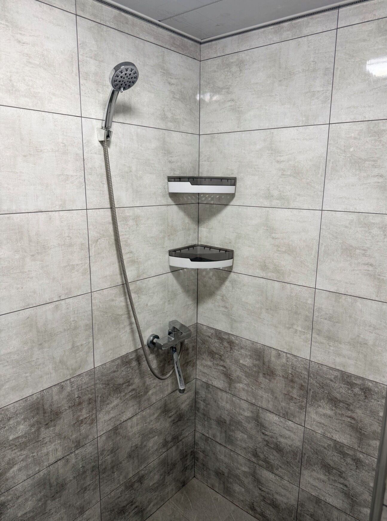 Sturta, hárblásari, handklæði, sápa