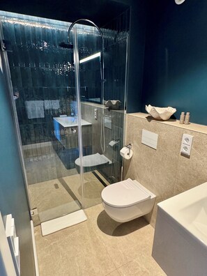 Shower, hair dryer, towels, soap - Brand new vacation apartment Weststrand-Blick - Wake up above the Baltic Sea (Ahrenshoop)