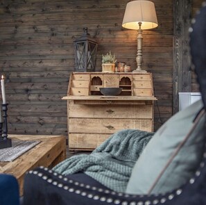 디럭스 아파트 | 내부