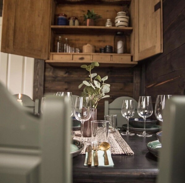 디럭스 아파트 | 다이닝