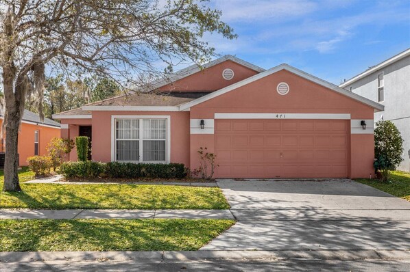 Exterior - No Rear Neighbors Lovely 4 Bedroom 3 Bath Home with South Facing Pool and Spa! (Davenport)